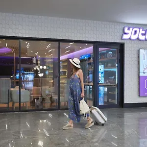 Yotelair Airport, Duty Free - International Transit Area Istanboel